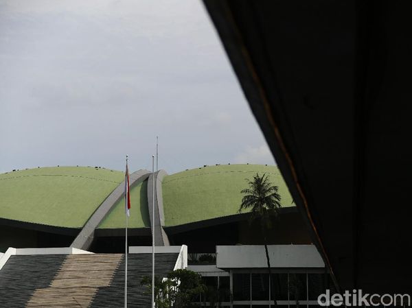 Potret Sunyi Sepi Gedung DPR RI Hari Ini