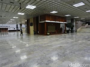 Pimpinan DPR Tunjukkan Kendala Gedung Jadi RS Darurat Pimpinan DPR Tunjukkan Kendala Gedung Jadi RS Darurat