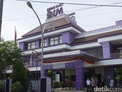 Sempat Dirawat di Tenda, 3 Pasien Corona di Batang Dievakuasi ke RS