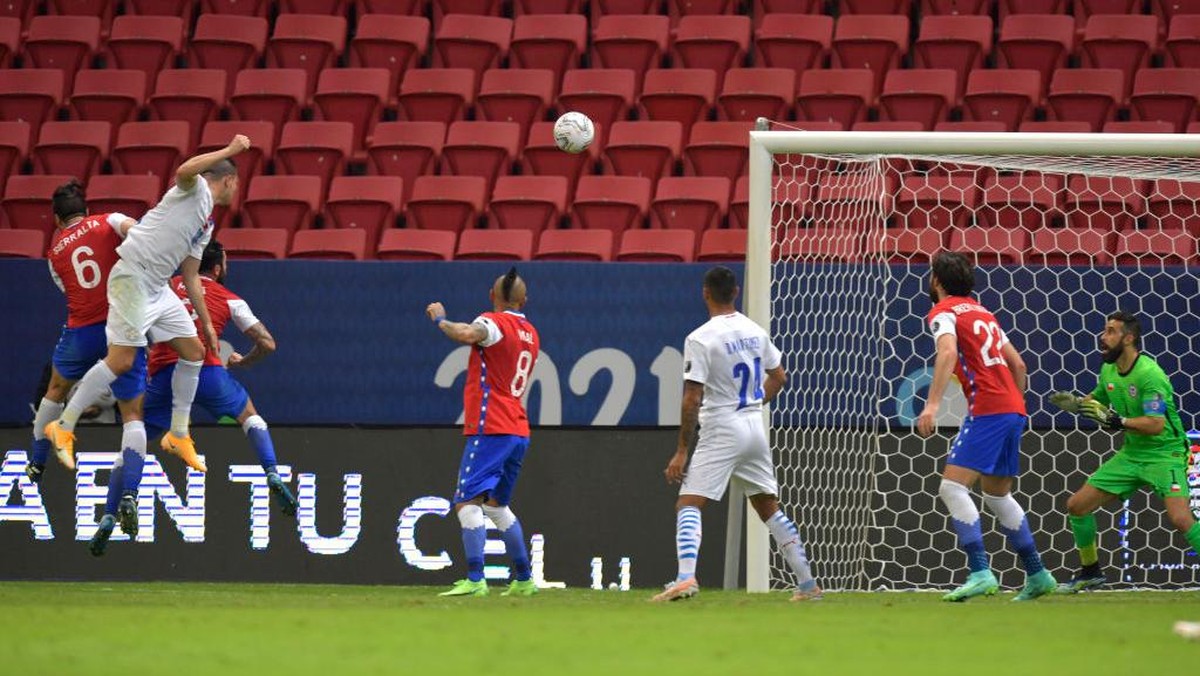 Paraguay kalahkan Chile 2-0 (Foto: Getty Images/Pedro Vilela)