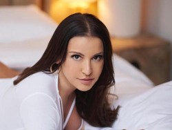 Guru Yoga Ini Jadi Sensasi, Ajarkan Klien Dapatkan Orgasme yang Intens