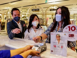 Kerja Sama dengan Metro & Visa, Bank Mega Luncurkan Mega Metro Card