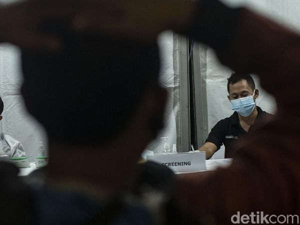 Corona Mengganas, Polisi Gelar Vaksinasi Keliling Gratis