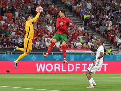 Momen-momen Cristiano Ronaldo Terbang di Euro 2020