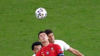 Ketangguhan Ronaldo di udara membuatnya jadi ancaman serius buat tim lawan. (Foto: Getty Images/Laszlo Balogh - Pool)