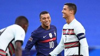 Kalau yang ini momen di UEFA Nations League bulan Oktober tahun lalu. (Foto: AFP/FRANCK FIFE)
