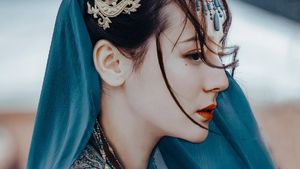 Cantik Banget, 10 Foto Dilraba Dilmurat Bidadari Uighur Jadi Bintang Iklan