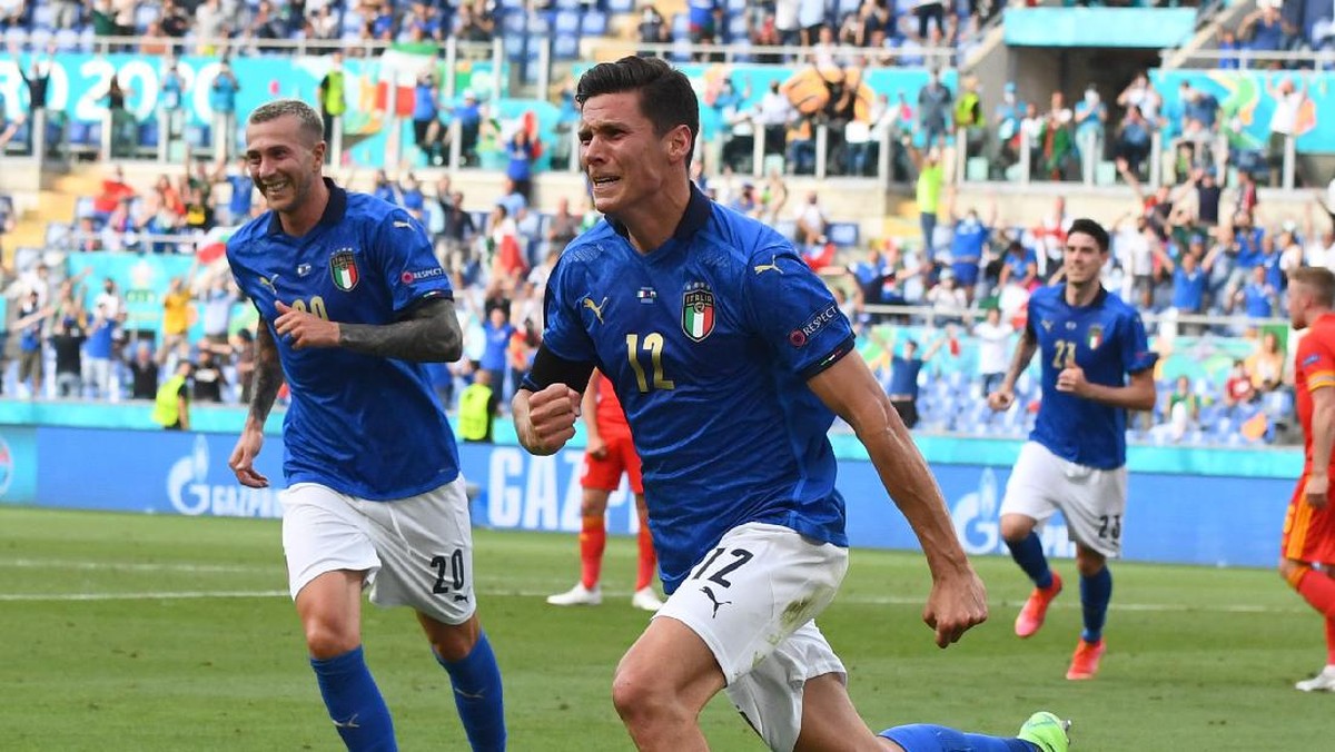 Matteo Pessina kini rutin membuat catatan harian bersama Timnas Italia. (Foto: Getty Images/Claudio Villa)