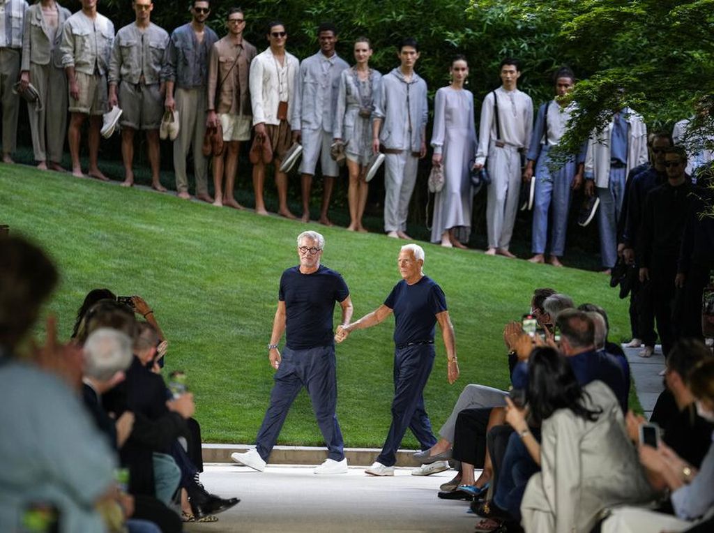 Gelar Show Perdana Sejak Pandemi, Giorgio Armani Isyaratkan Pensiun Gelar Show Perdana Sejak Pandemi, Giorgio Armani Isyaratkan Pensiun