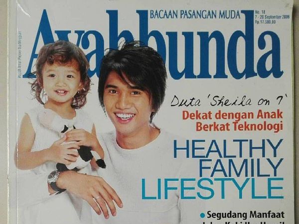 Potret Musisi Cowok di Cover Majalah Jadul, Ariel Dikuncir Kuda