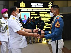 Inspiratif! Anak Juru Parkir dari Papua Ini Raih Adhi Makayasa AAL