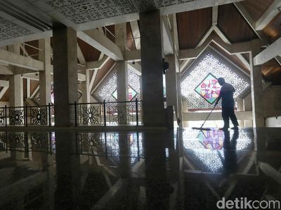 Bukan Zona Merah Masjid At Tin Siap Gelar Salat Jumat Prokes Ketat
