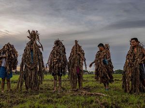 Mengintip Gelaran Festival Manusia Lumpur di Filipina