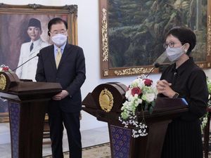 Menlu RI-Korea Selatan Kerja Sama Kembangkan Vaksin-Obat Corona