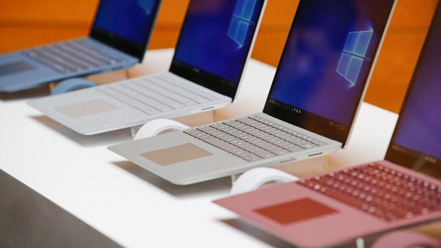 New Windows 10 devices are seen at Microsoft's Education media event on Tuesday, May 2, 2017 in New York. (Photo by EDUARDO MUNOZ / Microsoft Japan Co., Ltd. / Microsoft Japan)