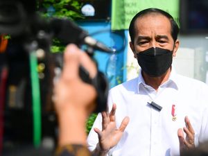 Jokowi Targetkan 1 Juta Vaksinasi Corona Per Hari Juli, 2 Juta di Agustus Jokowi Targetkan 1 Juta Vaksinasi Corona Per Hari Juli, 2 Juta di Agustus