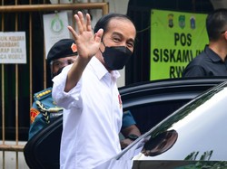 Polemik Gelar untuk Jokowi dari BEM UI dan Aliansi Mahasiswa UGM