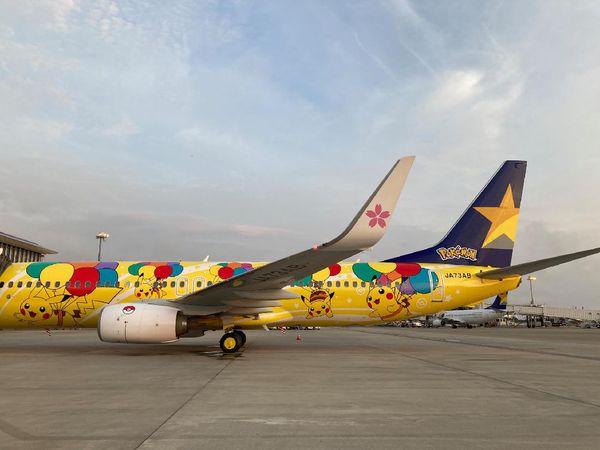 Potret Pesawat Bertema Pikachu, Gemoy!