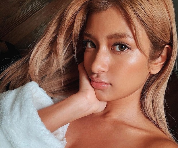 Strawberry Blonde jadi pilihan warna blonde yang lebih terang/Foto: Instagram.com/rolaofficial tren warna rambut