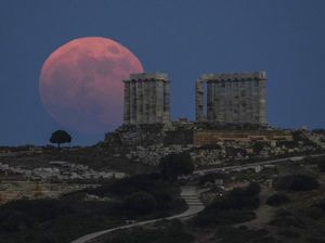 Alasan di Balik Penamaan Strawberry Moon untuk Purnama Bulan Juni