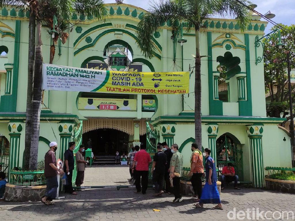 Masjid Agung Kauman Semarang Masih Gelar Jumatan Meski di Zona Merah