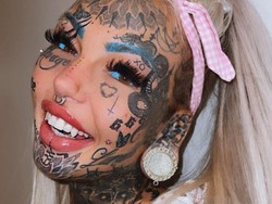 Dulu Takut Tak Dapat Job, Wanita yang Tato 99% Tubuhnya Kini Hasilkan Rp 3 M