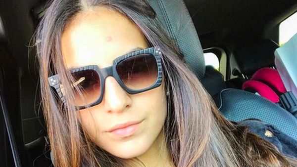 9 Potret Seksi Istri Alex Cordaz, Setia Dampingi Suami Balik ke Inter Milan