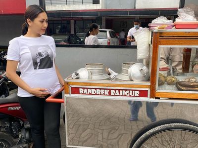 Baru Melahirkan, Intip Lagi Momen Tata Janeeta Saat Ngidam Cendol dan Bajigur