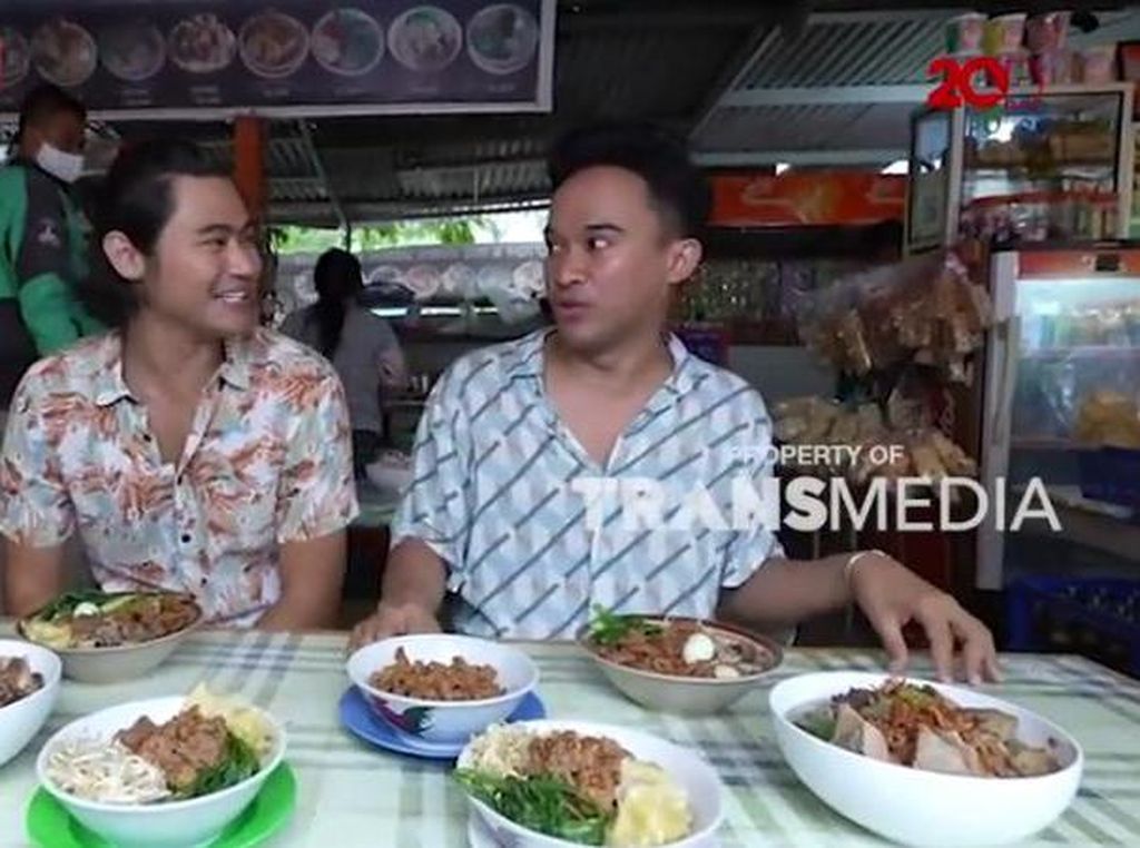 Bikin Laper! Anwar BAB Jajan Bakso Iga dan Mie Ayam Jamur Bikin Laper! Anwar BAB Jajan Bakso Iga dan Mie Ayam Jamur
