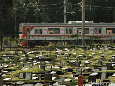 Ingat! Ziarah di TPU Jakarta Dilarang Selama PPKM Diperketat