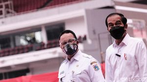 Jokowi Bareng Anies Pantau Vaksin Massal di GBK