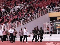 Cerita Warga Tahan Lapar Berjam-jam Saat Antre Vaksinasi Corona di GBK