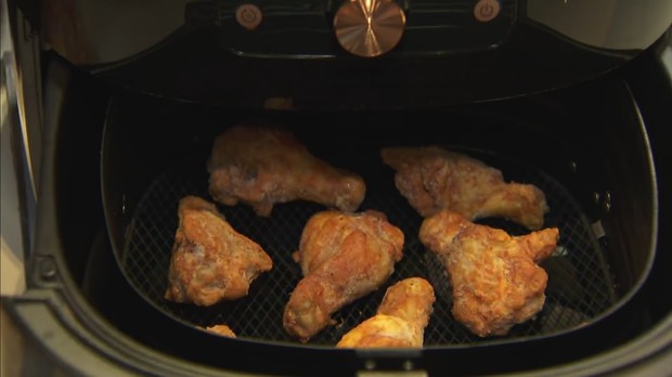 Memasukkan makanan secukupnya/youtube.com