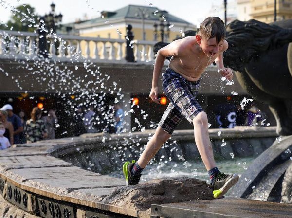 Serunya Bermain Air Saat Musim Panas di Rusia