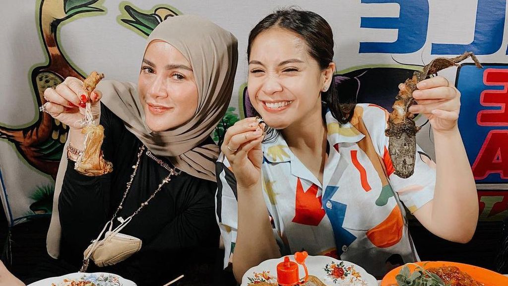 Olla Ramlan Saat Makan Pecel Ayam Bareng Nagita dan Belanja Bulanan Olla Ramlan Saat Makan Pecel Ayam Bareng Nagita dan Belanja Bulanan