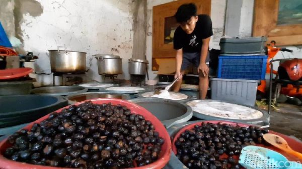 Menengok Produsen Lerak Bertahan di Tengah Hantaman Corona