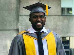 Kisah Simon, Alumni Penerima Beasiswa LPDP yang Berdayakan Papua