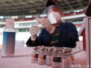 Pemprov DKI Buka Vaksinasi untuk WNA Pemprov DKI Buka Vaksinasi untuk WNA