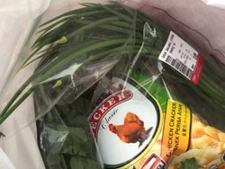 Bikin Kesal! Disuruh Beli Seekor Ayam, Malah Beli Snack Rasa Ayam