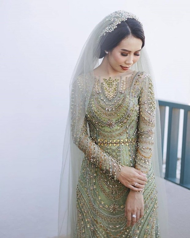 Foto: Kebaya full manik/instagram.com/@thebridestory Foto: Kebaya full manik/instagram.com/@thebridestory