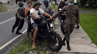 Seribu Satu Cara Mengerem Laju Kasus Corona