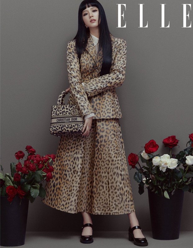 Jisoo x Dior dalam pemotretan majalah ELLE/elle.in