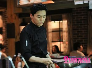 Kerennya Jo Jung Suk Saat Makan Sate dan Berperan Jadi Chef! Kerennya Jo Jung Suk Saat Makan Sate dan Berperan Jadi Chef!