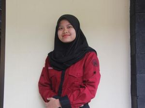 Kisah Anak Buruh Tani yang Lulus dengan IPK Tertinggi di UNY