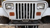 Melihat Jeep Putih Jadul Milik Nike Ardilla