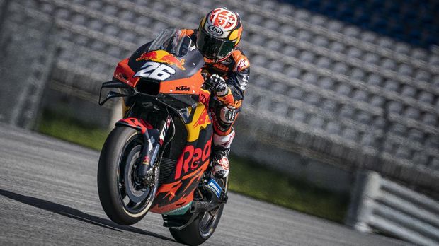 Red Bull KTM Factory Racing completed their first laps towards the long-delayed 2020 MotoGP campaign this week when Pol Espargaro and Dani Pedrosa took part in a two-day private test around the Red Bull Ring in Spielberg, Austria. KTM relocated to the Red Bull Ring - in full adherence to Health and Safety guidelines - for the first time since the Losail test in Qatar at the end of February. // Dani Pedrosa performs during the KTM Test in Spielberg, Austria on May 27, 2020. // Philip Platzer / Red Bull Content Pool