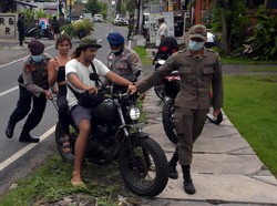 Sama-sama Naik Terus! Jumlah Kasus COVID-19 dan Wisatawan ke Bali