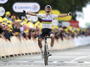 Pebalap Tuan Rumah Rebut Podium Pertama TDF 2021 Pebalap Tuan Rumah Rebut Podium Pertama TDF 2021