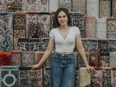 Punya tubuh langsing ideal di usia kepala empat dengan tiga orang buah hati, postur tubuh Wulan Guritno sukses mendapat apresiasi sekaligus buat netizen iri / foto: instagram.com/wulanguritno