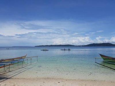 Rupa Secuil Surga dari Teluk Cenderawasih